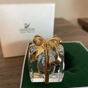 SWAROVSKI Crystal Secrets gift box clock
